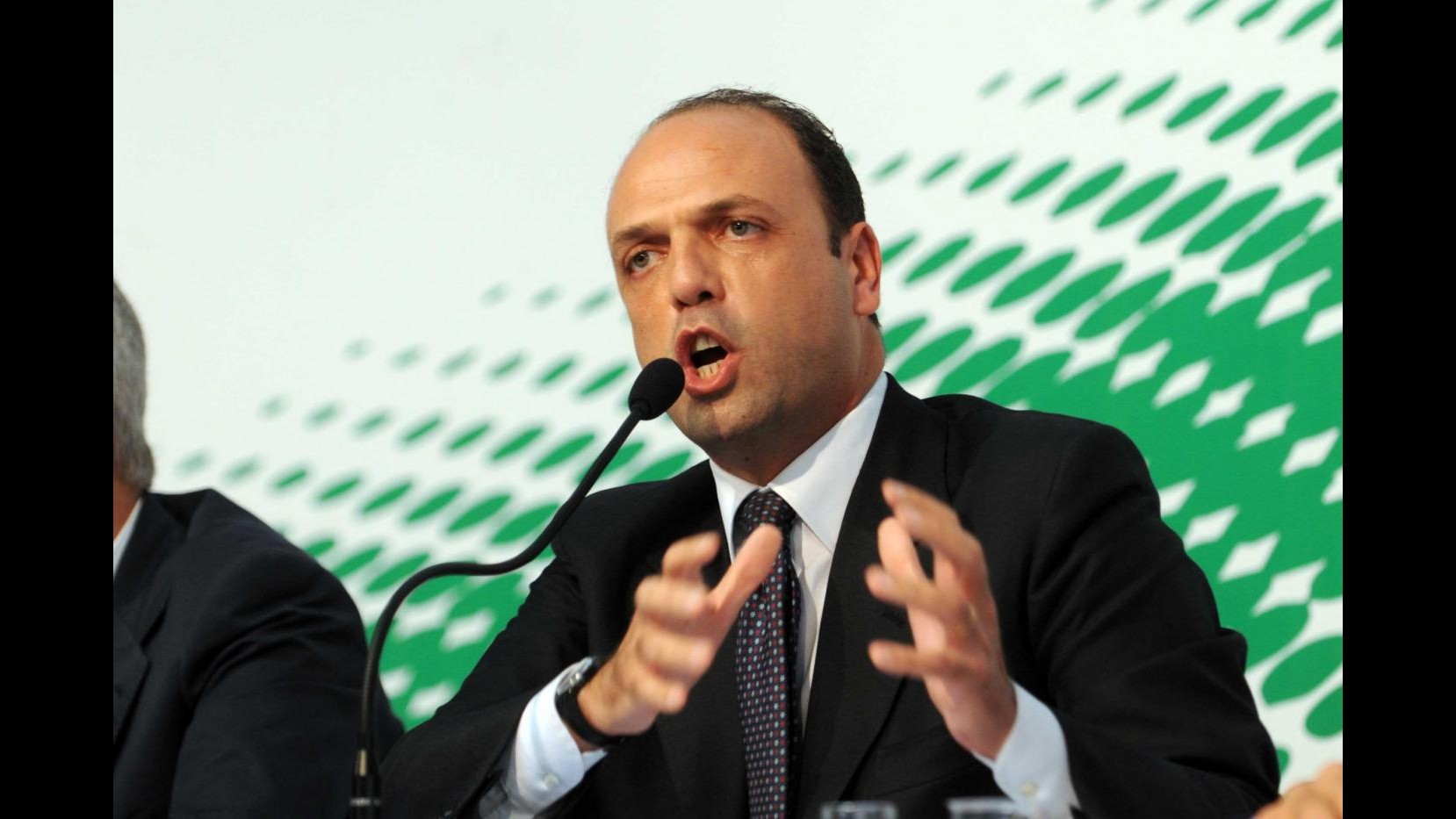 Lodo Mondadori, Alfano: Non toglie serenità a Berlusconi, Pdl con lui