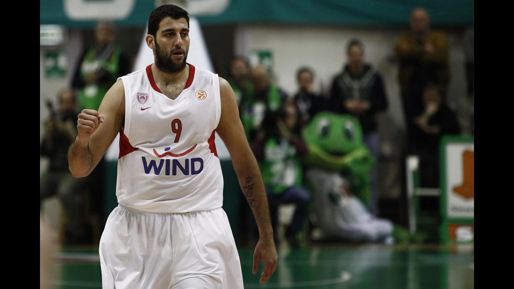 Basket, Milano annuncia arrivo greco Bourousis