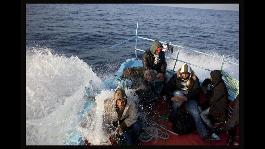 Sbarchi, arrivati nella notte a Lampedusa 4 barconi con 1.041 migranti