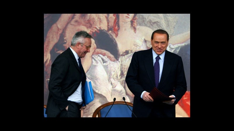 Scintille Berlusconi-Tremonti. Poi premier assicura: Conti in regola