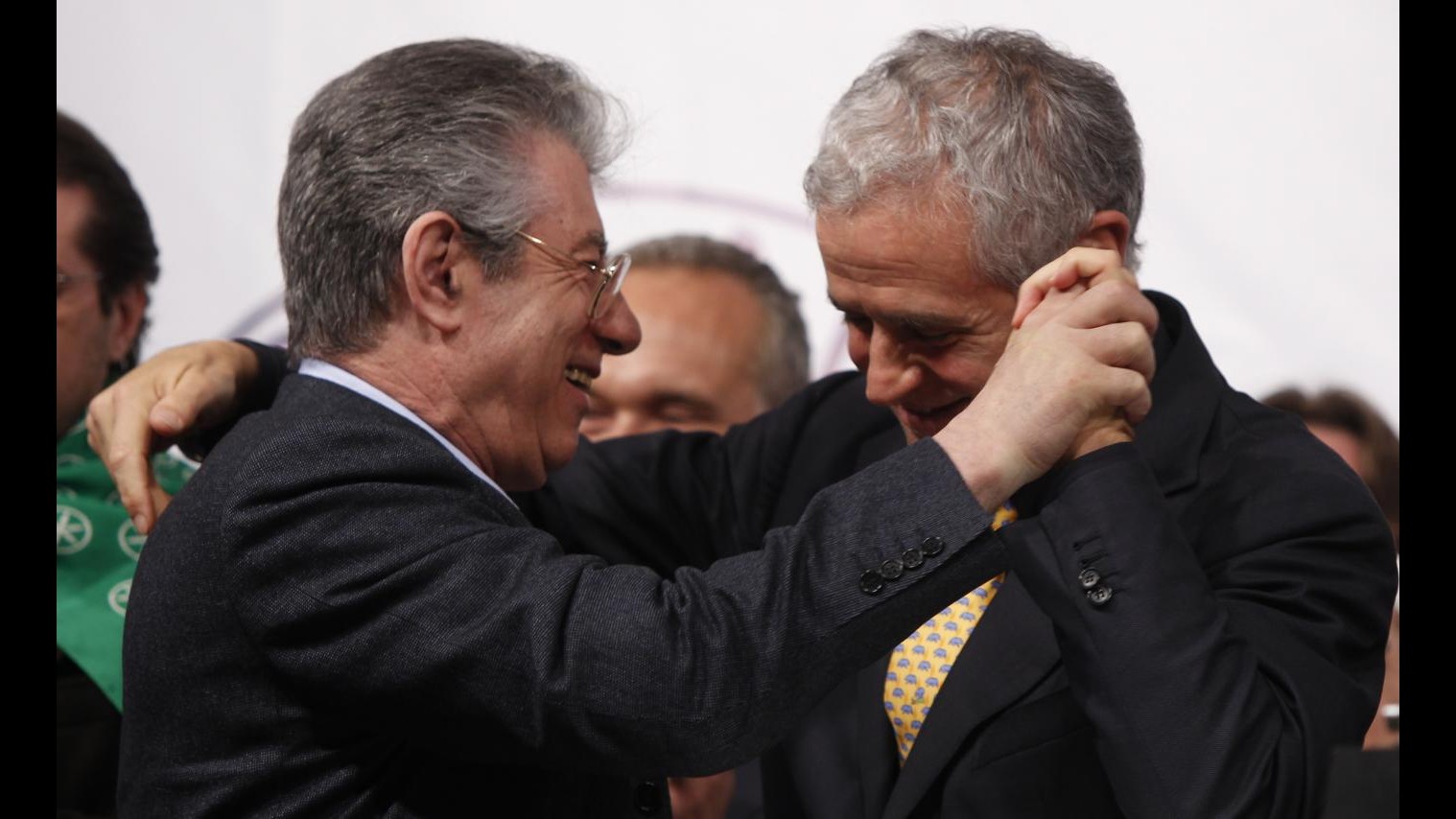 Formigoni: Con questa manovra federalismo a rischio