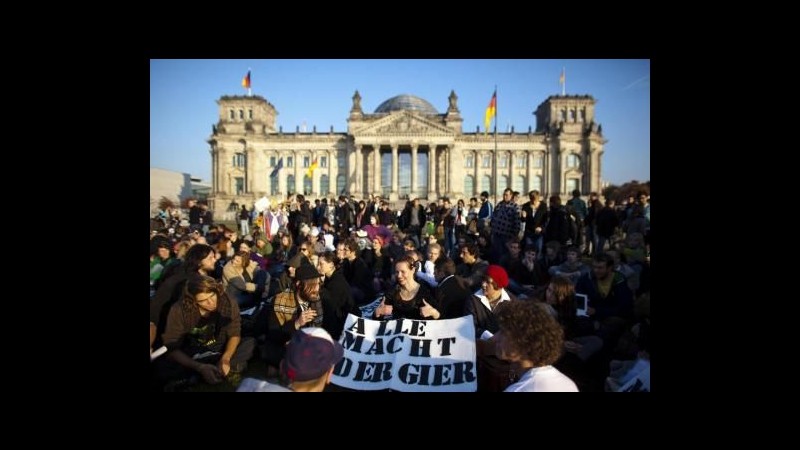 Indignati, in 20mila a Berlino e Francoforte contro potere banche
