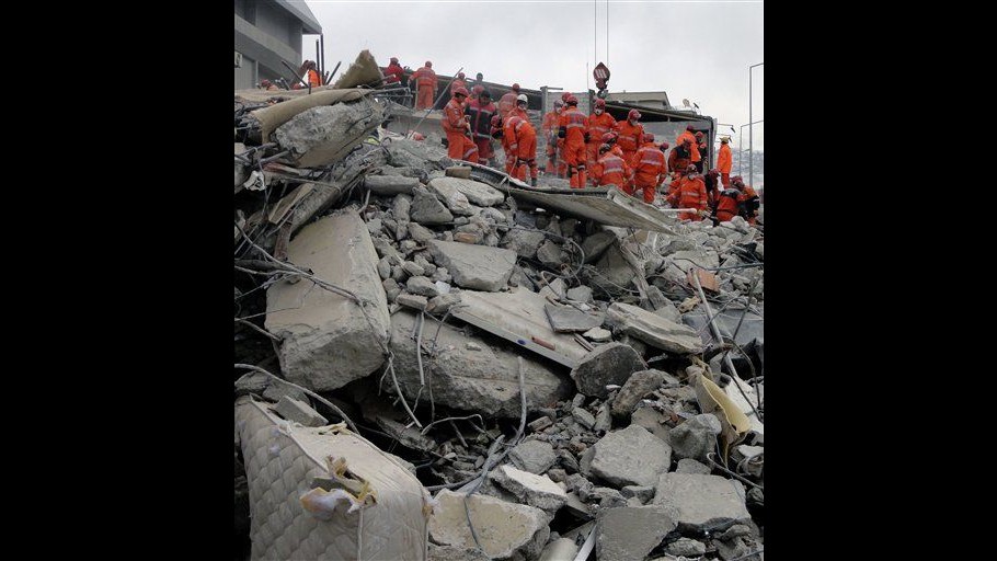 Sisma Turchia, premier Erdogan visita zone colpite dai due terremoti