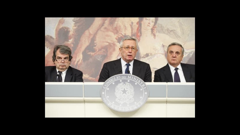 Tremonti fuorionda: Brunetta è cretino. Poi si scusa