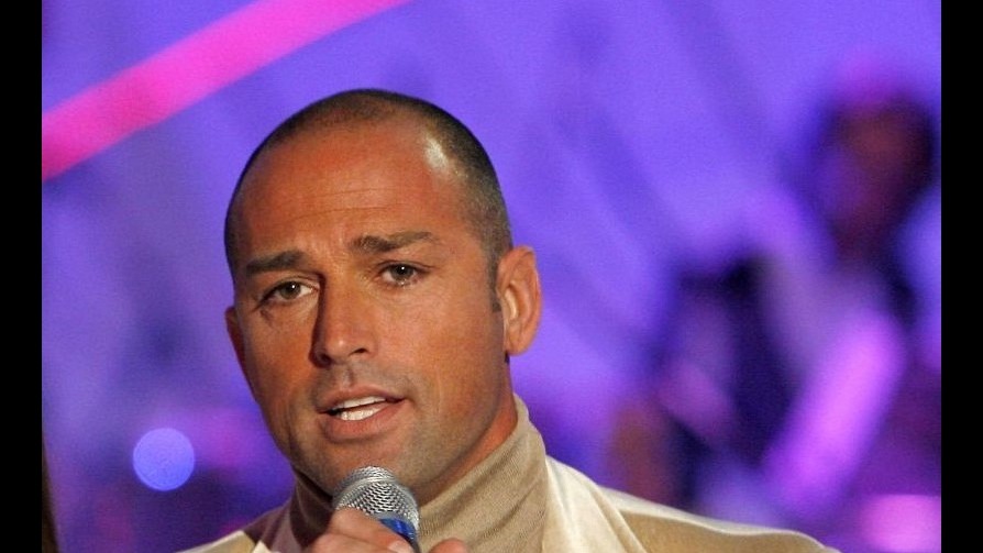 Ora Bettarini deve “cantare”