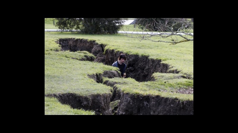 Nuova Zelanda, emesso allarme tsunami dopo terremoto
