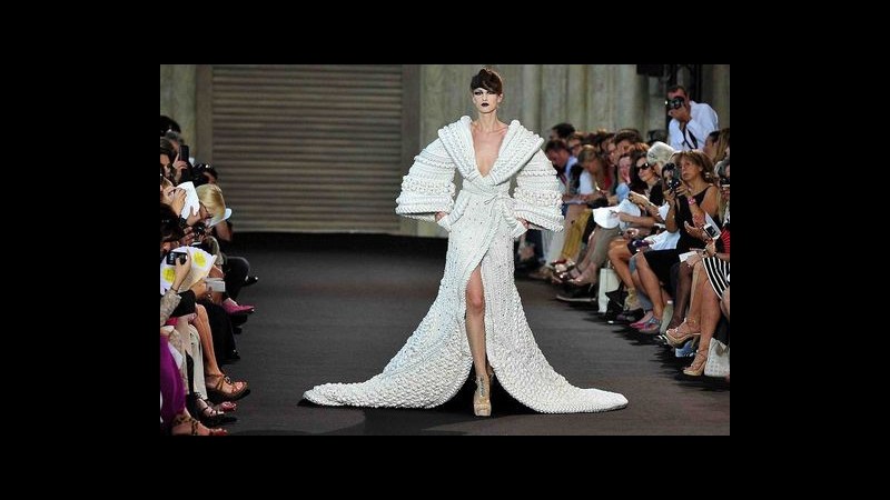 Haute couture, la collezione di Stephane Rolland a Parigi