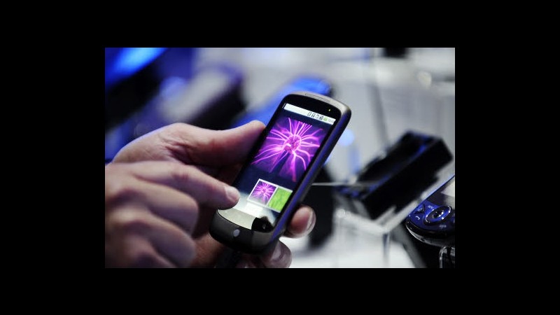 Ue: Approvate norme per ridurre costo telefonate in roaming