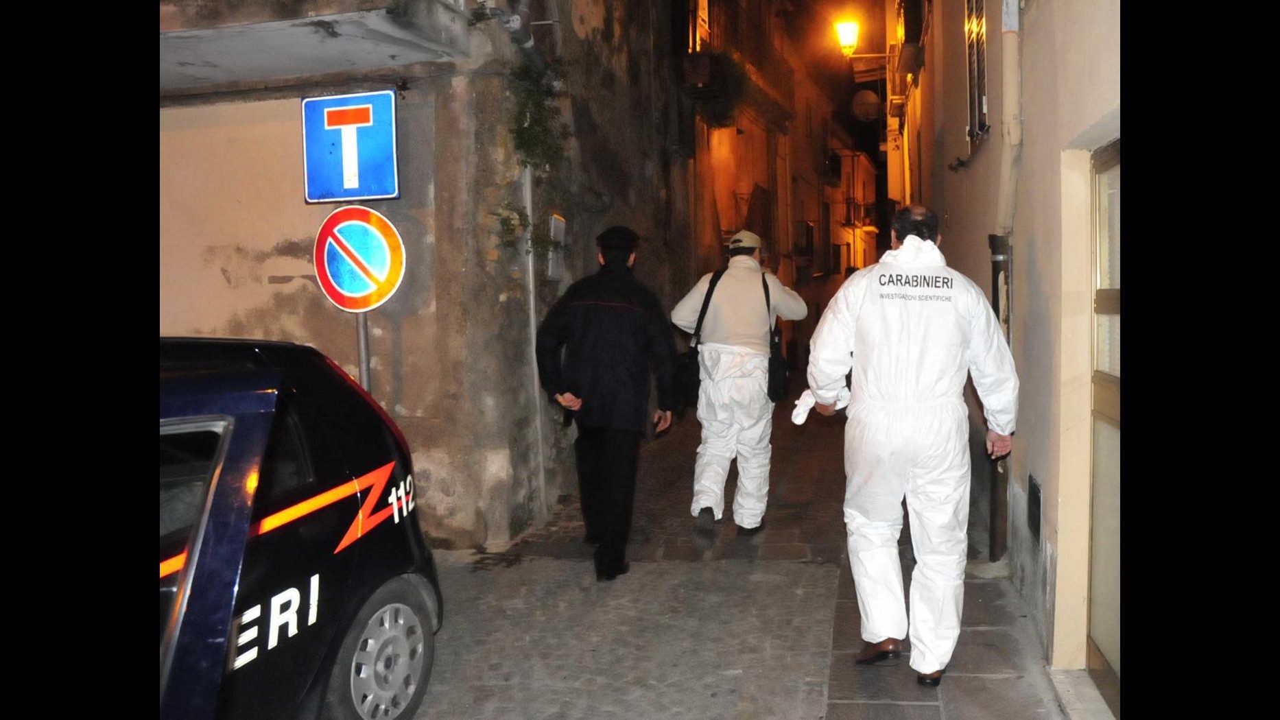 Accoltella compagna, madre, sorella e vicina: 50enne fermato a Napoli