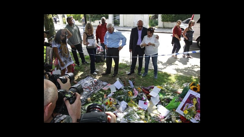 Amy Winehouse, funerali potrebbero essere celebrati domani