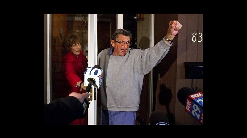 Football, licenziato leggendario allenatore di Penn St. Joe Paterno