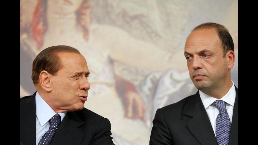 Governo, senatori Pdl pensano ad appoggio esterno a Monti