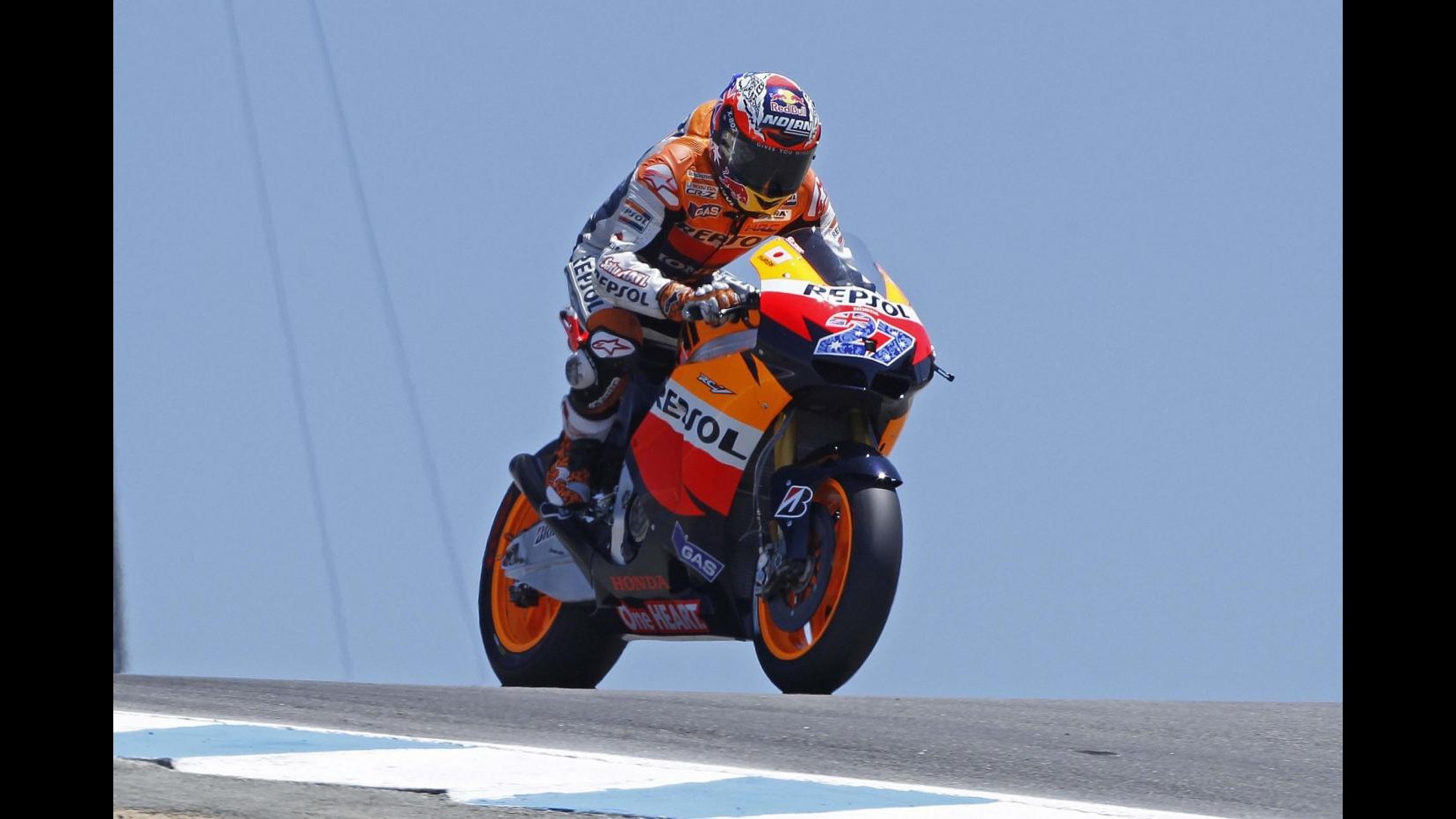MotoGp, Casey Stoner vince a Laguna Seca