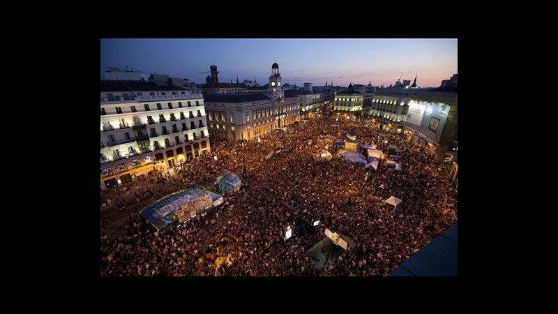Spagna, gli indignados tornano a Puerta del Sol
