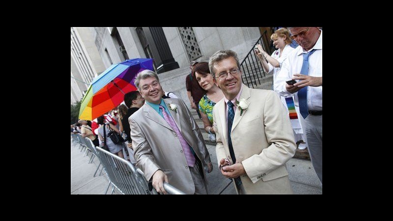 Nozze Gay NY, 823 coppie registrate si sposeranno oggi