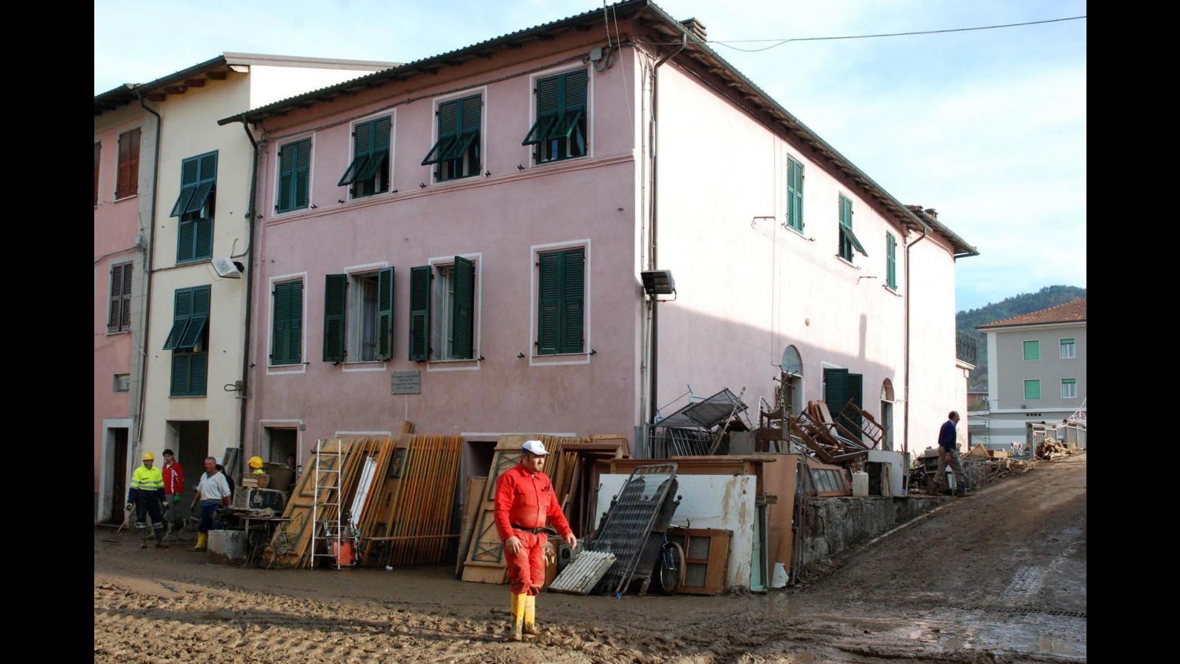 Incendio nello spezzino, 85enne perde la vita, in corso accertamenti