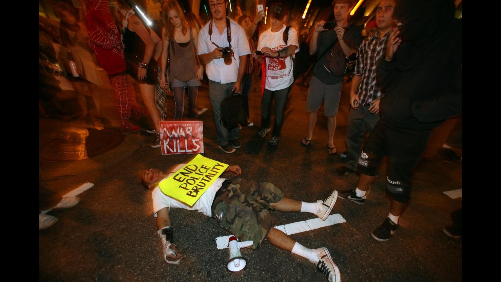 Filmò scontri di Occupy Oakland, 30enne ferito da polizia