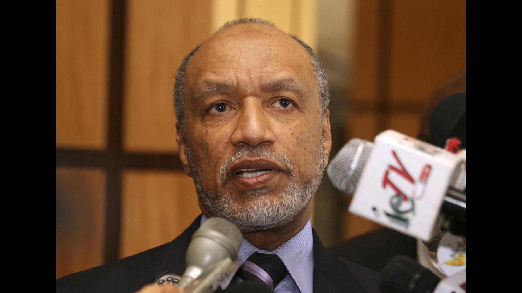 Calcio, Fifa: Bin Hammam escluso a vita da elezioni presidenziali