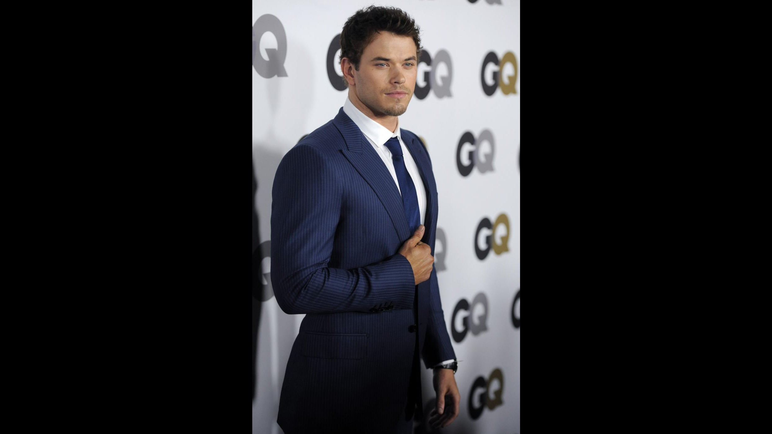 Kellan Lutz mostra i bicipiti in ‘The immortals 3D’