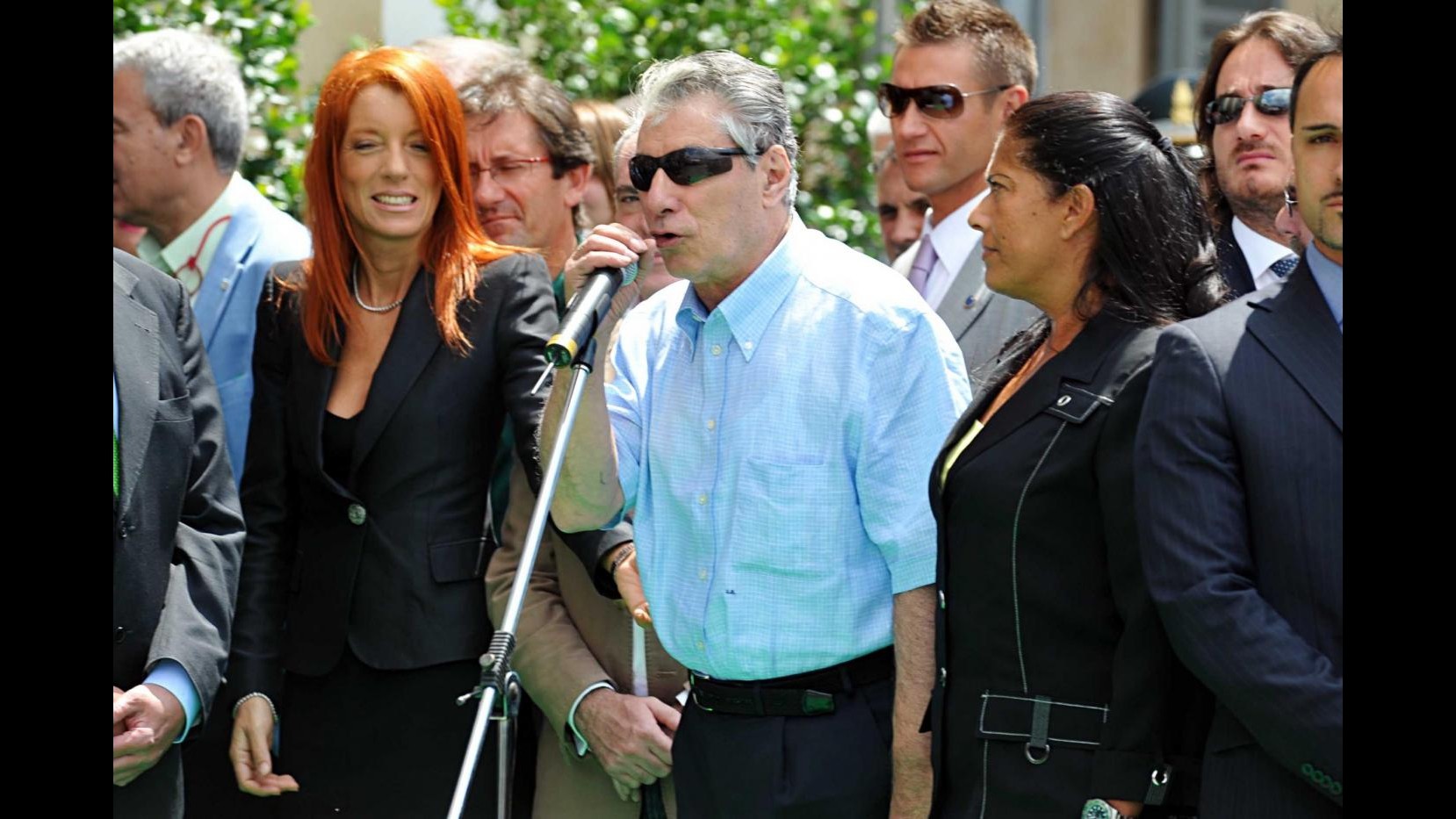 Governo, Bossi: Nessun problema con Berlusconi, le cose vanno bene