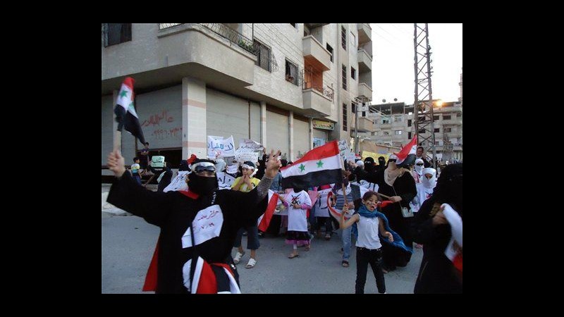 Nuovo venerdì di proteste in Siria, 5 vittime