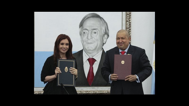 Nasce la Celac, 33 leader di Sudamerica e Caraibi riuniti a Caracas
