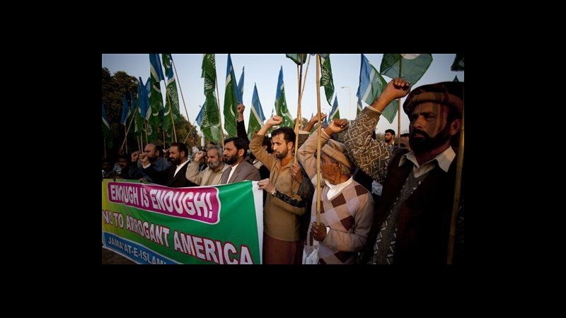 Pakistan, migliaia in corteo contro Usa dopo raid di sabato al confine