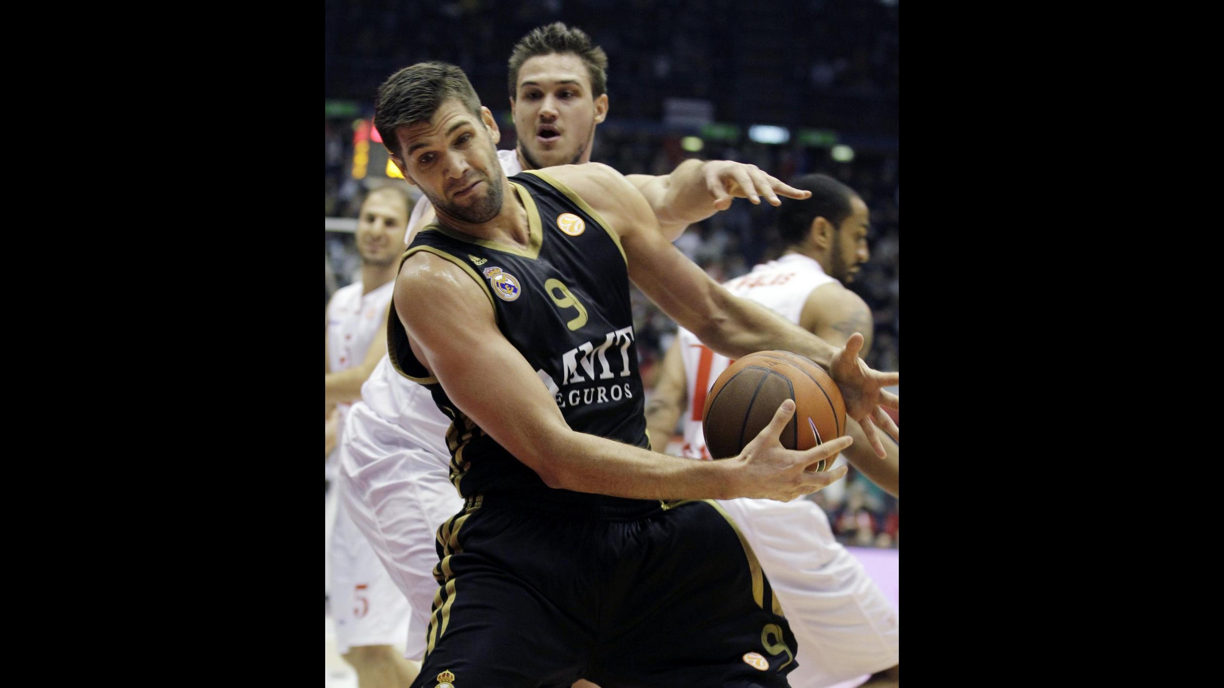 Eurolega: Siena alle Top 16, sorride Cantù. Crollo Milano