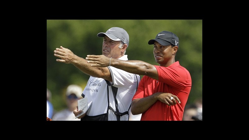 Golf, Tiger Woods licenzia il suo storico caddie: Tempo di cambiare