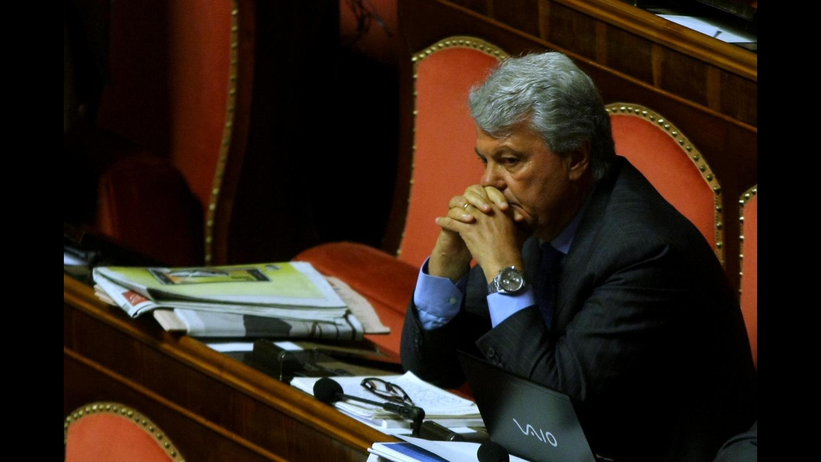 Il Senato dice no all’arresto di Alberto Tedesco e scoppia la rissa