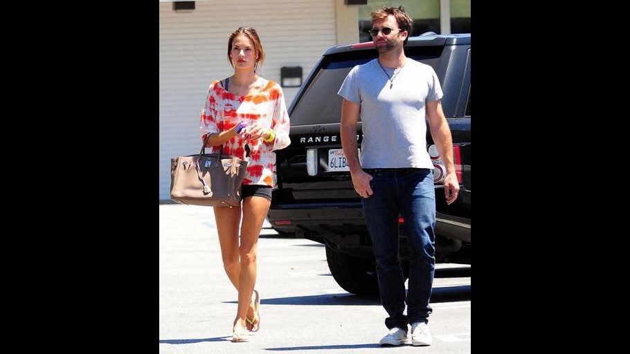 Alessandra Ambrosio e Jamie Mazur due divi semplici al supermercato
