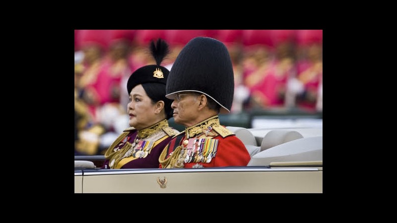 Thailandia, reato cliccare ‘mi piace’ su commento offensivo monarchia