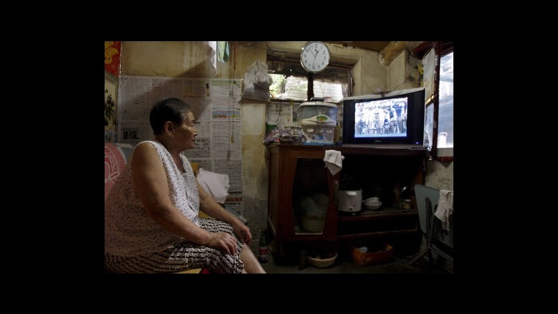 Cina vieta spot in serie tv per distogliere pubblico dal web