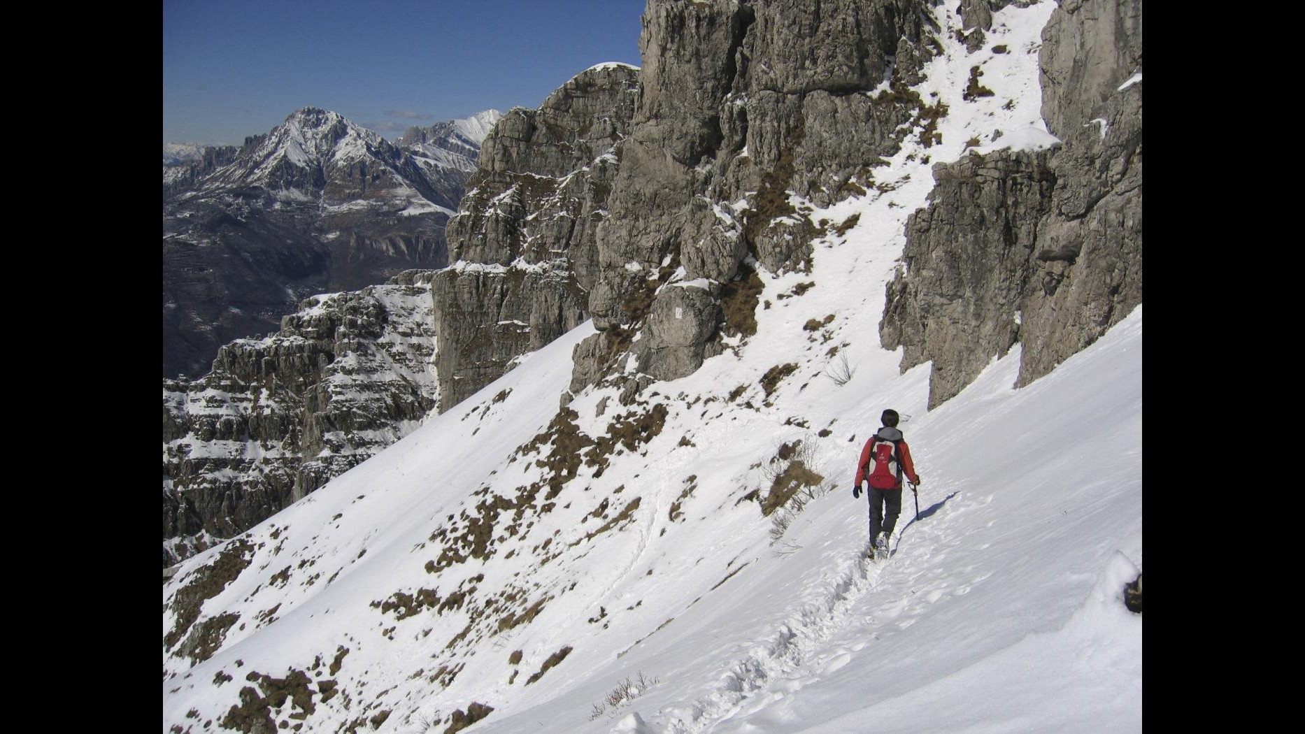 Alpinista austriaco muore scivolando in canalone nell’udinese