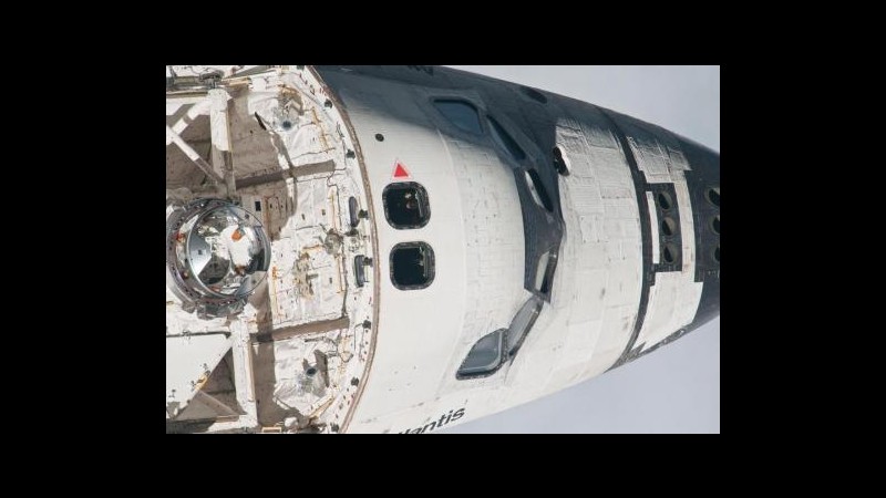 Shuttle Atlantis, si finisce di caricare il Raffaello per il rientro