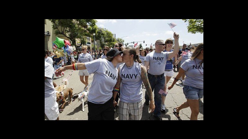 San Diego, militari a gay pride: Basta a don’t ask, don’t tell