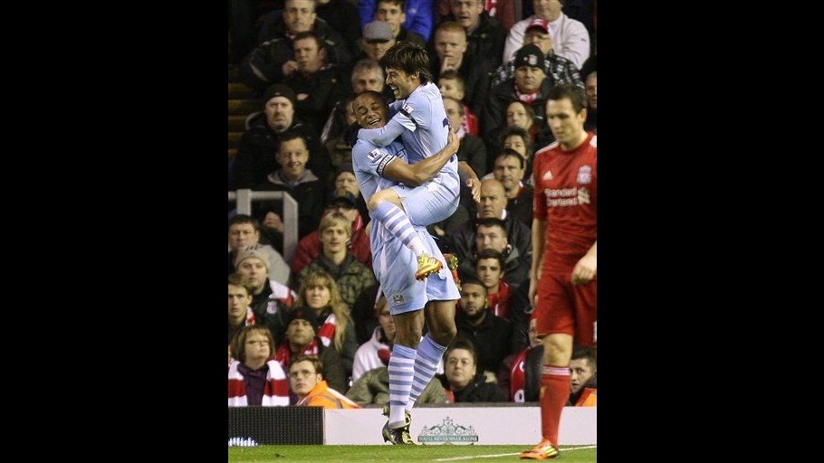 Premier League, Liverpool ferma City ad Anfield. Espulso Balotelli