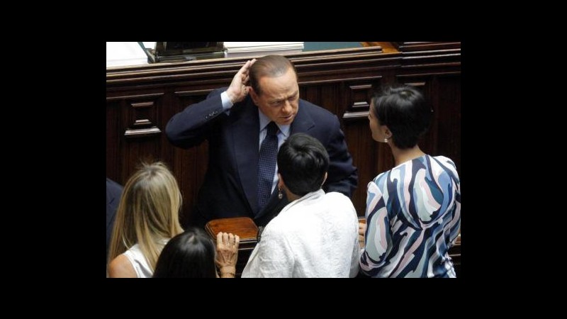 Berlusconi sbatte la fronte, dopo Montecitorio a Milano per una Tac