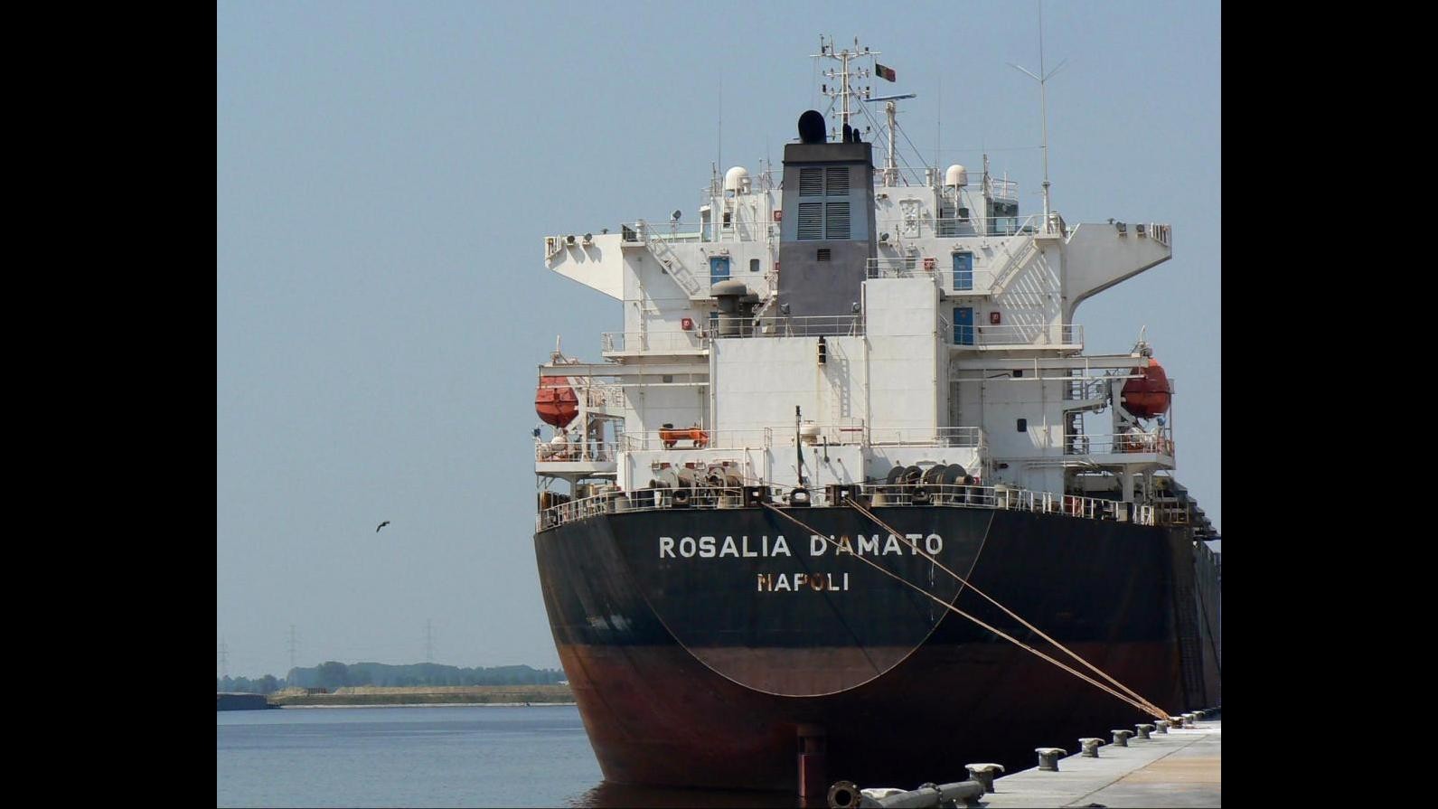 Liberata nave italiana Rosalia D’Amato sequestrata da pirati