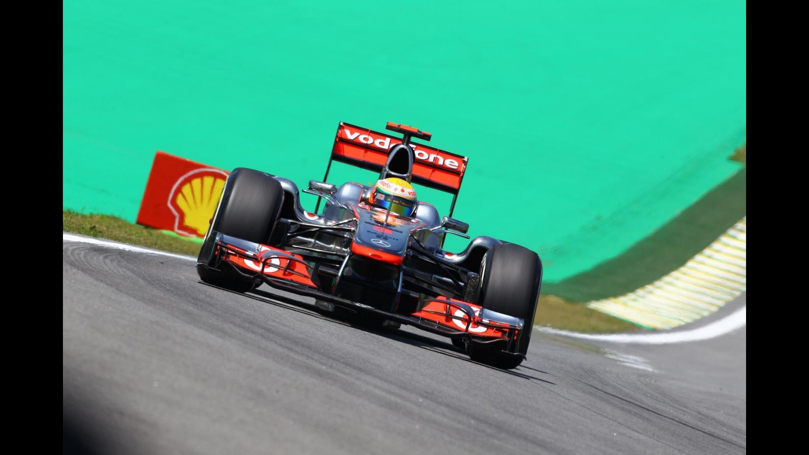 Gp Brasile, Hamilton domina seconde libere. Alonso 4°