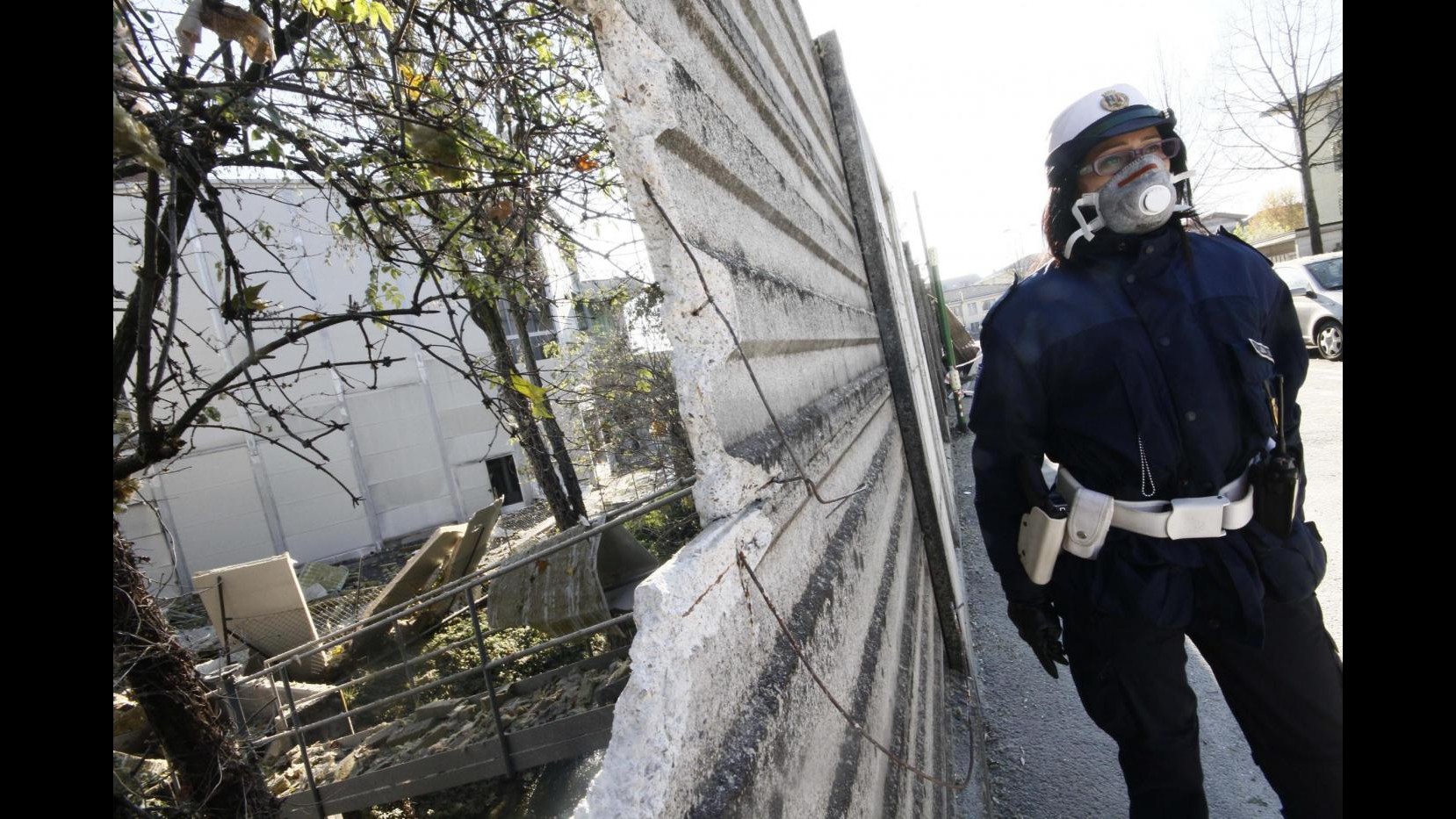 Esplosione cartiera nel bergamasco, un morto