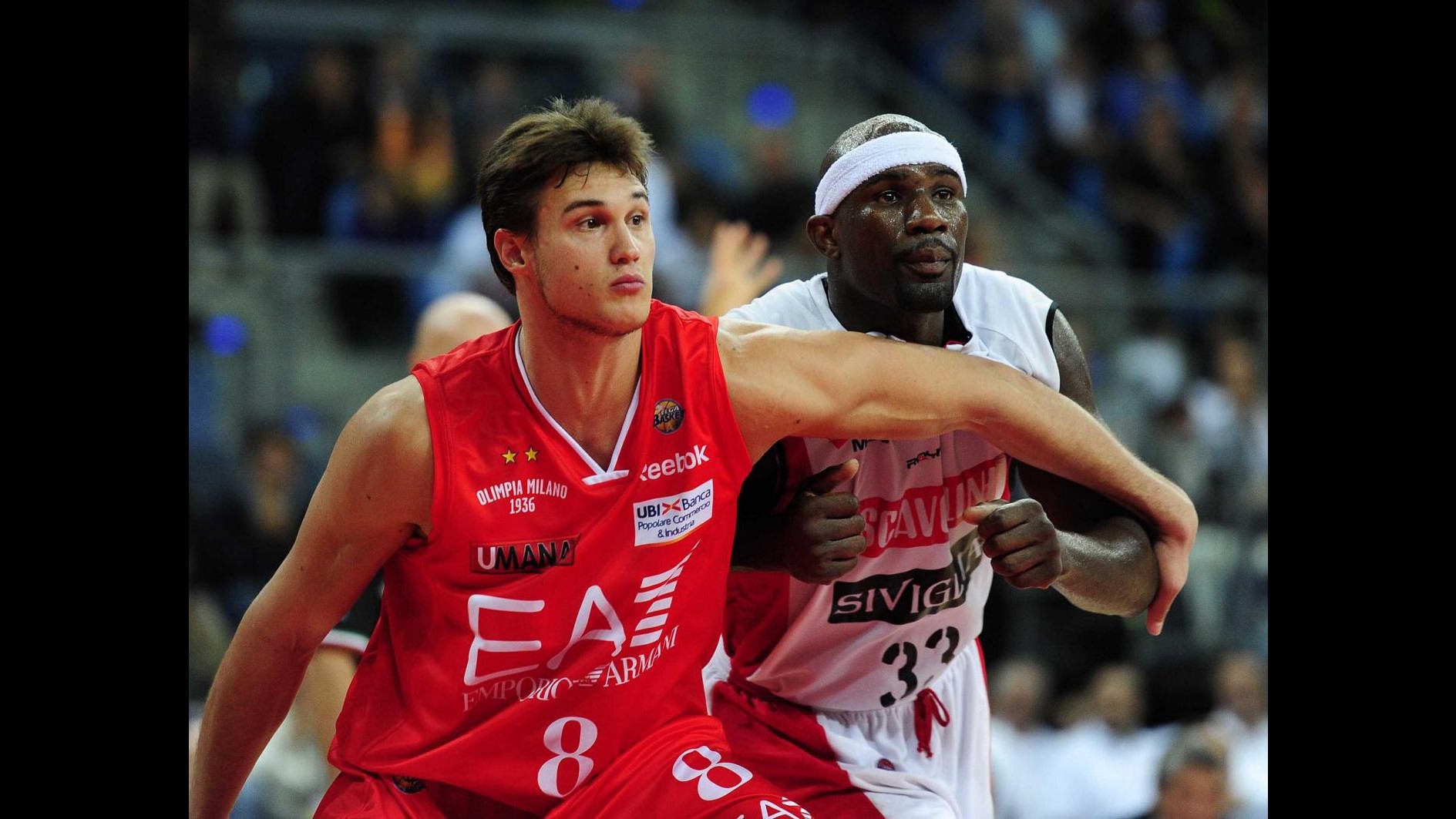 Eurolega, Olimpia Milano e Cantù sconfitte in trasferta