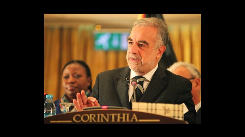Moreno-Ocampo visita in Libia sito di presunto massacro del regime