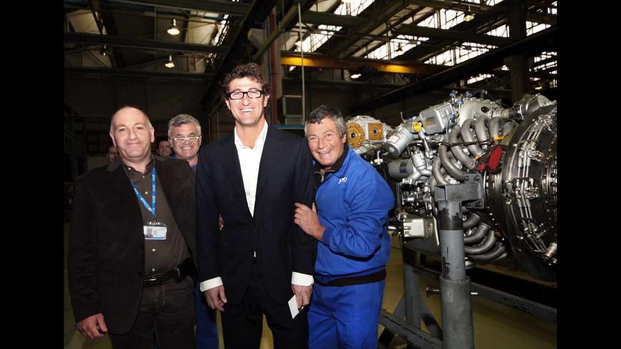 Avio per fondazione ‘Cannavaro Ferrara’, Ciro in visita a Pomigliano