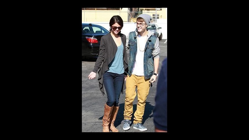 Justin Bieber e Selena Gomez insieme per una romantica colazione