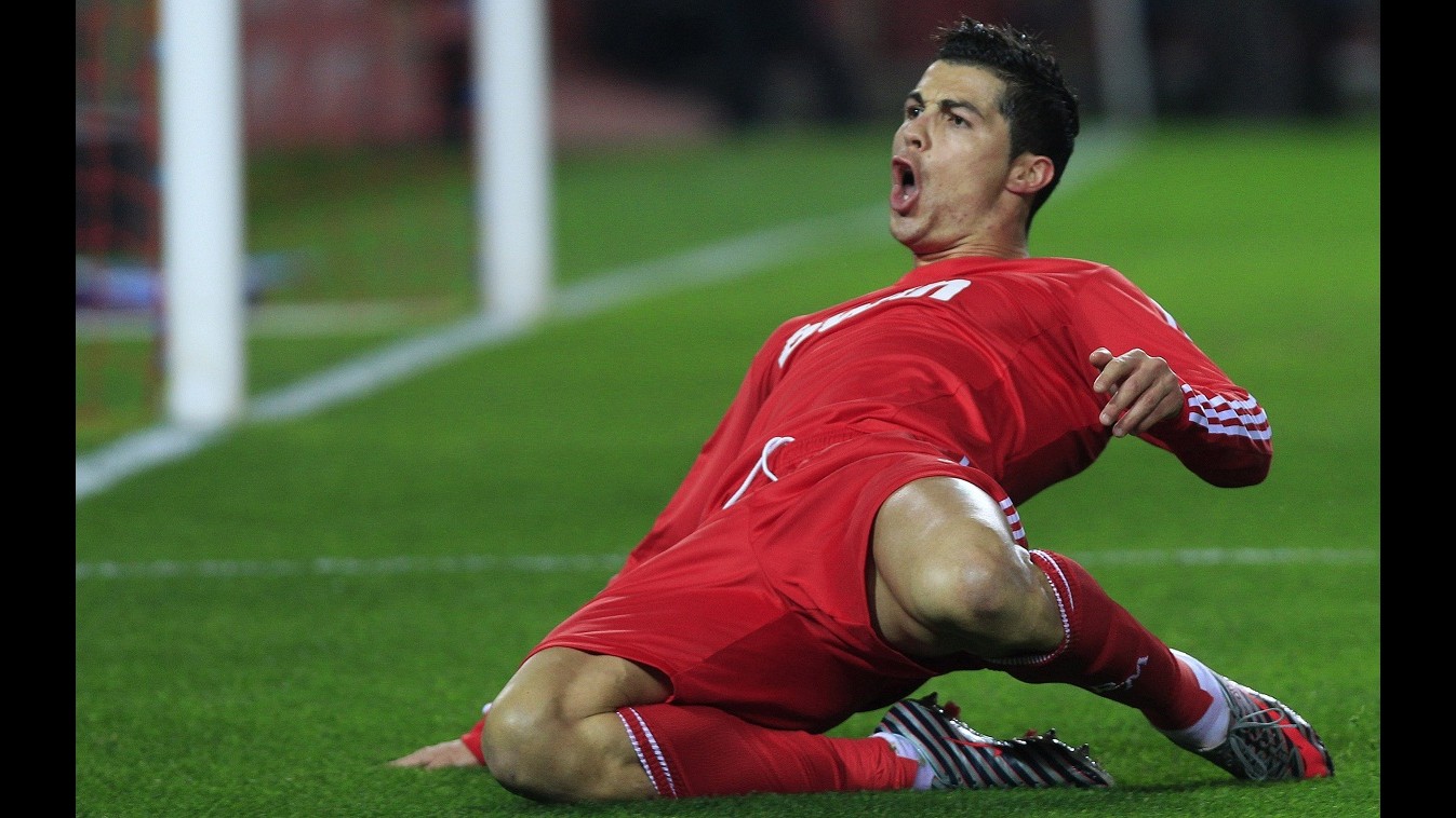 Real Madrid travolge Siviglia e chiude 2011 in testa