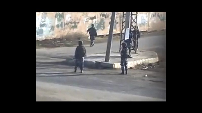 Siria, Hrw: Comandanti esercito danno ordine di sparare per uccidere