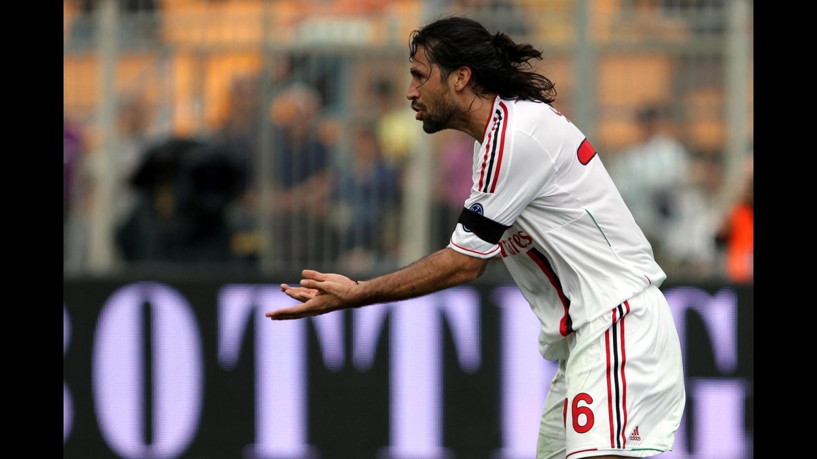 Tegola su Milan, Yepes fuori 10 settimane, si opererà a caviglia destra