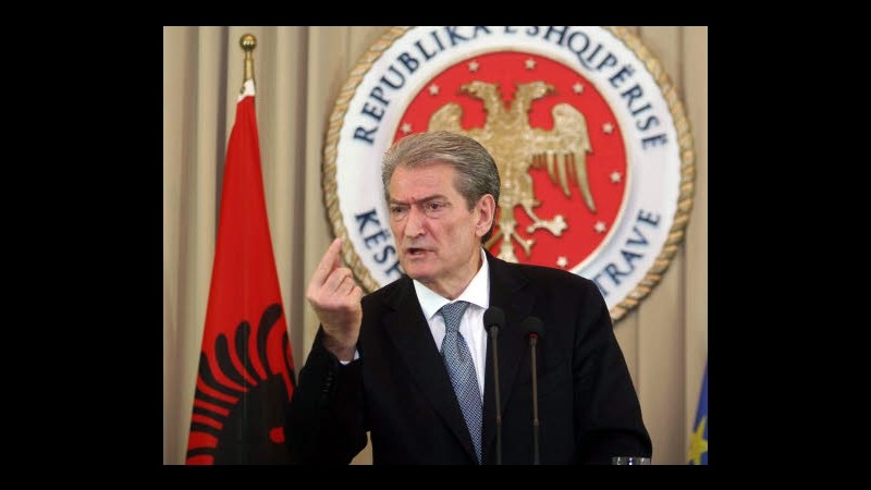 Albania, premier Berisha si sente male durante discorso pubblico