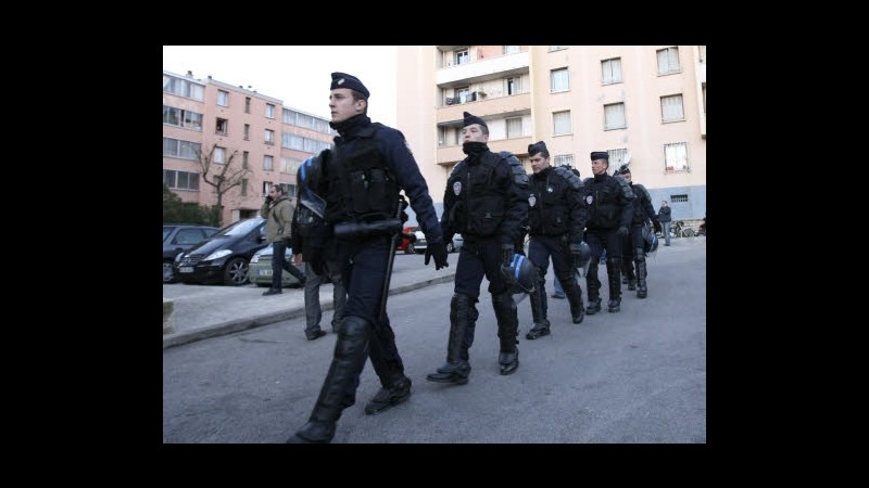 Pacco bomba ad ambasciata greca a Parigi, forse proveniva da Italia
